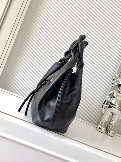 フェンディバッグ側面デザイン